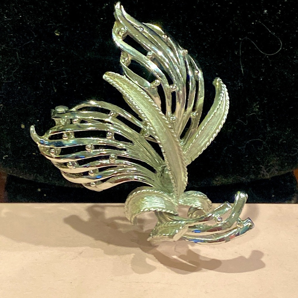 Silver Tone Brooch.